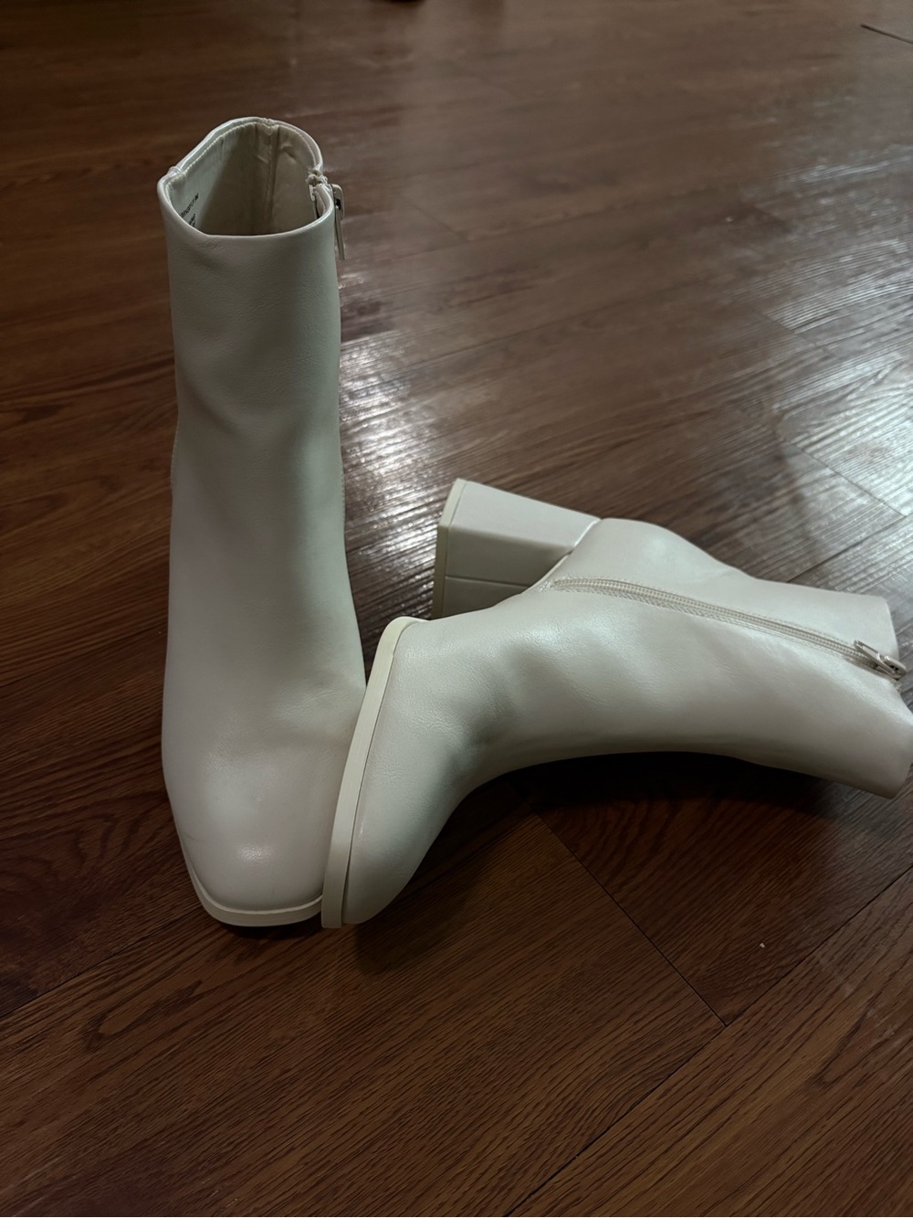 Madden girl size 9 Women's Cream Block Heel Ankle Boots